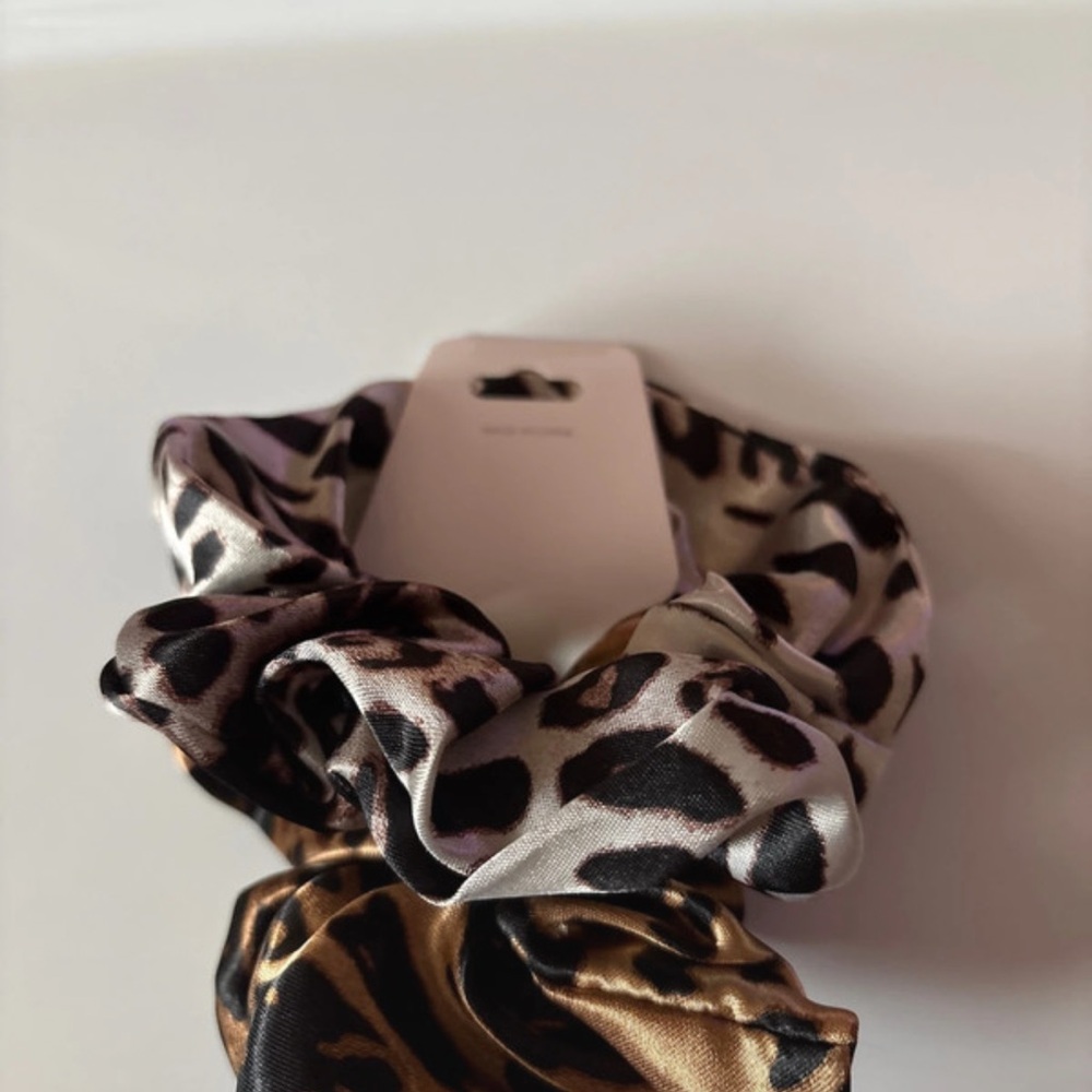 Elegant Leopard Print Satin Hair Scrunchie